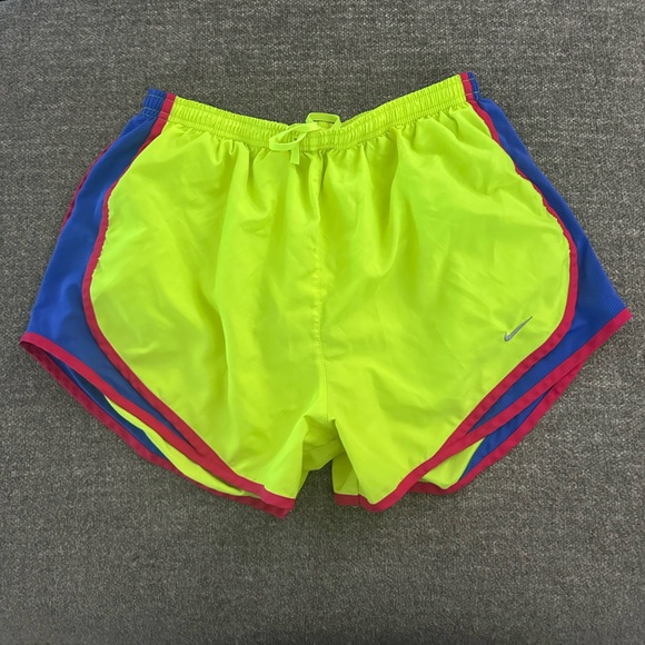 Nike Pants - Women’s Nike shorts